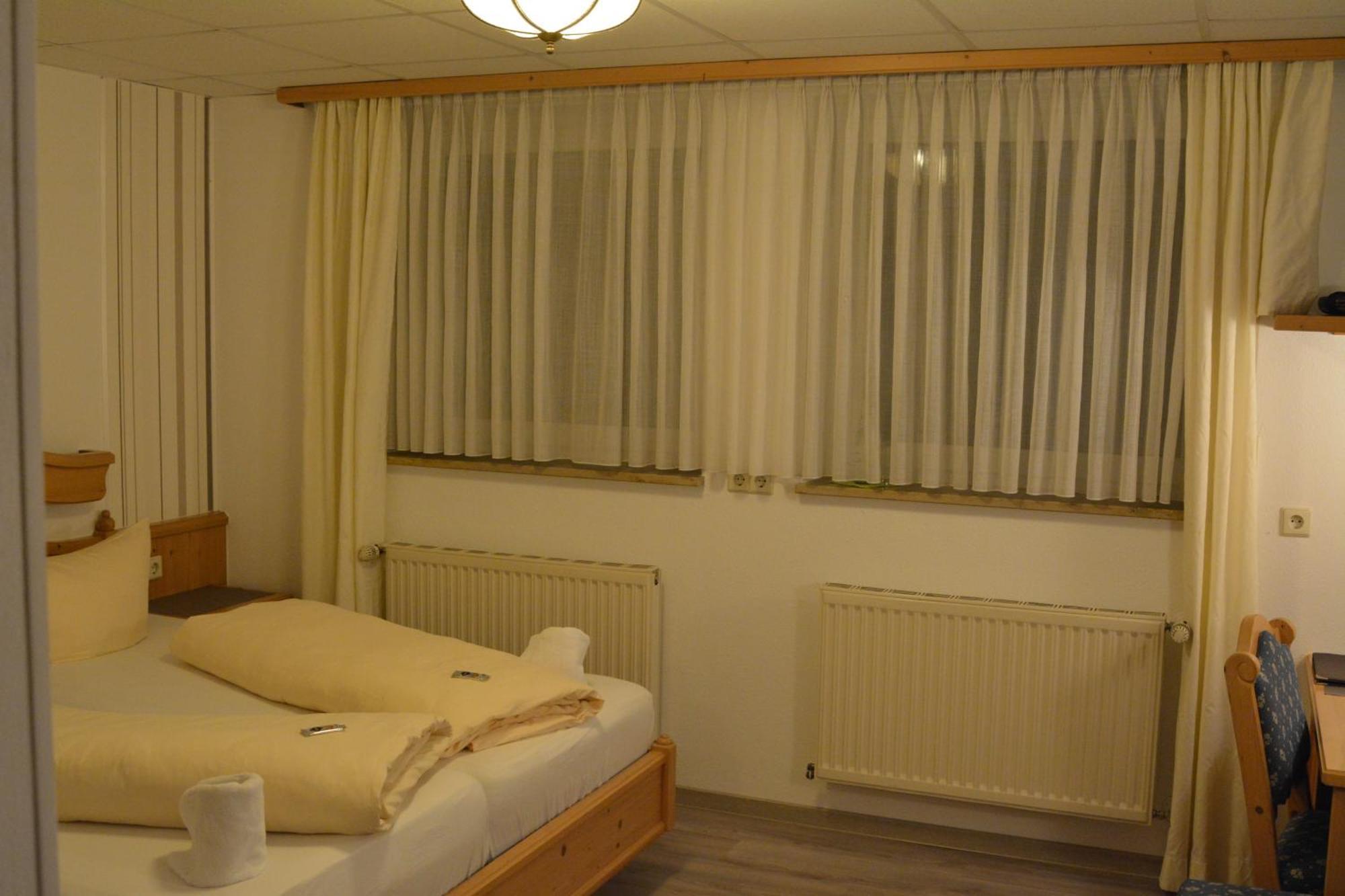 Hotel-Gasthof Zur Rose Вайсенхорн Номер фото