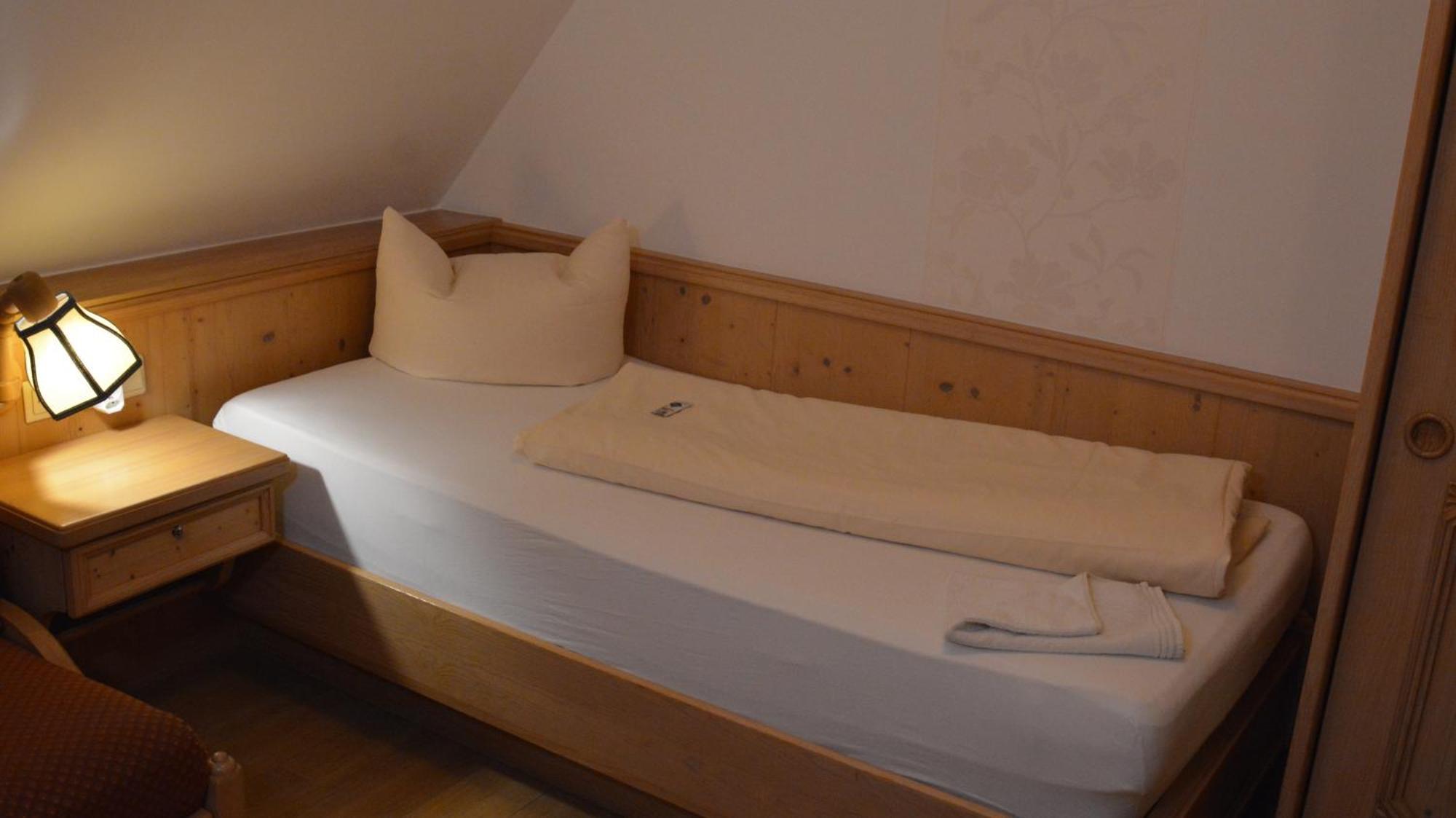 Hotel-Gasthof Zur Rose Вайсенхорн Номер фото