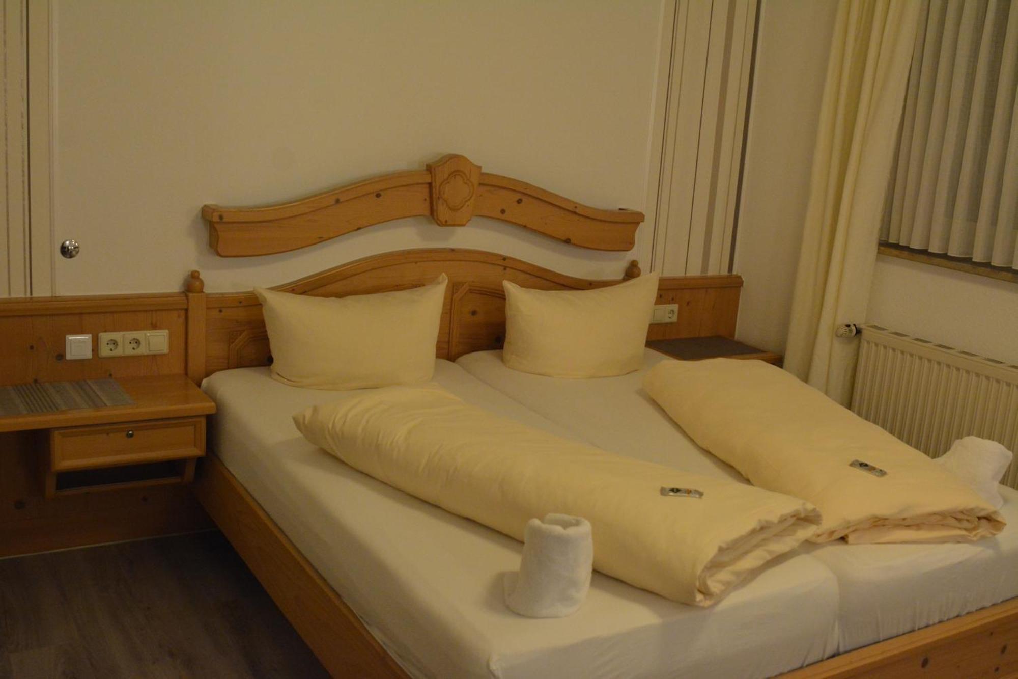 Hotel-Gasthof Zur Rose Вайсенхорн Номер фото