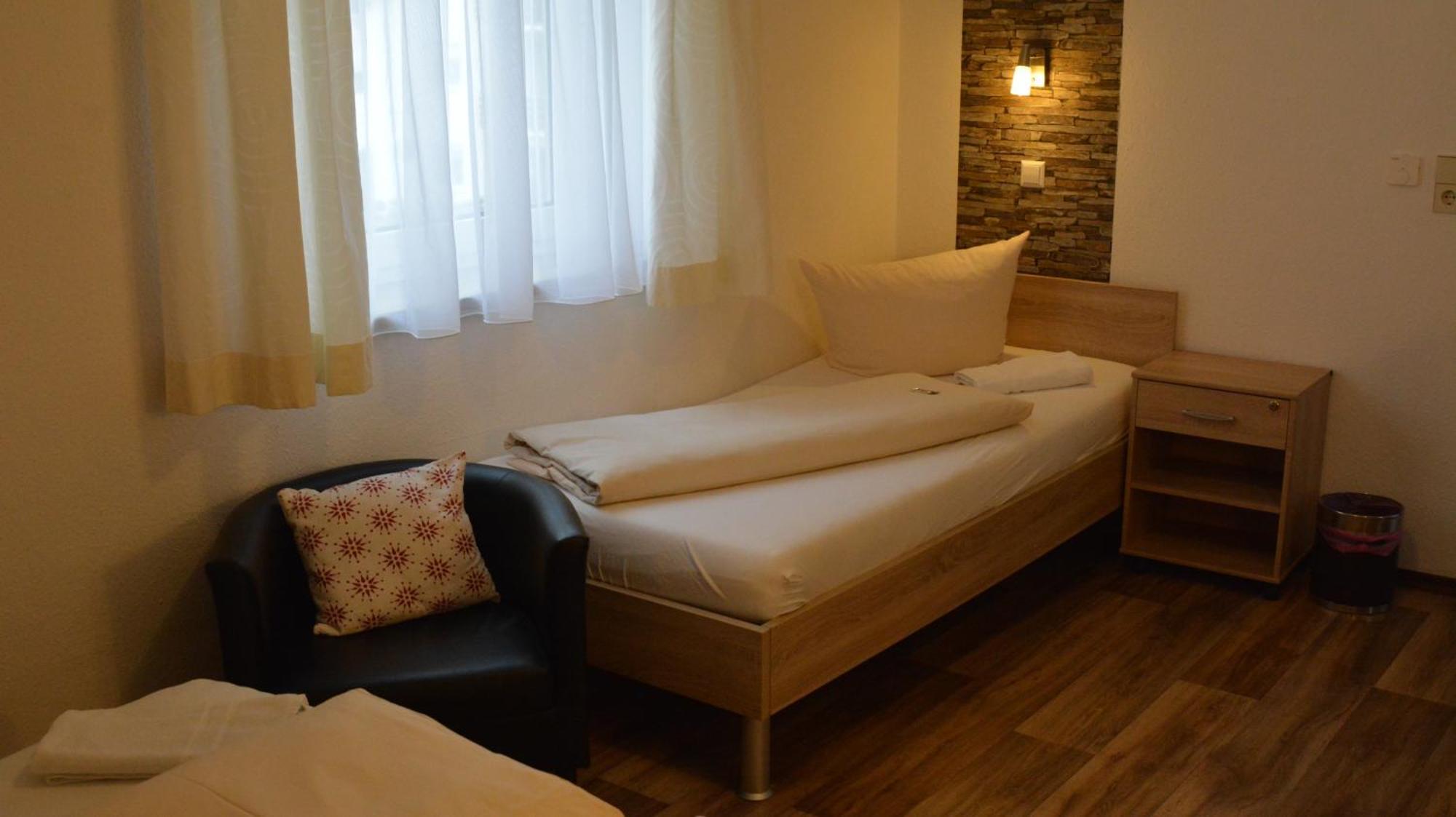 Hotel-Gasthof Zur Rose Вайсенхорн Номер фото