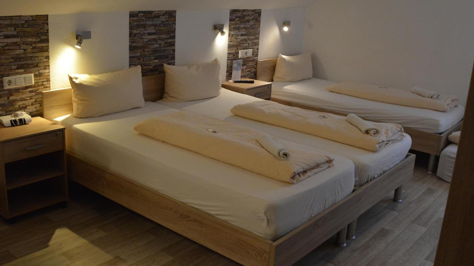 Hotel-Gasthof Zur Rose Вайсенхорн Номер фото