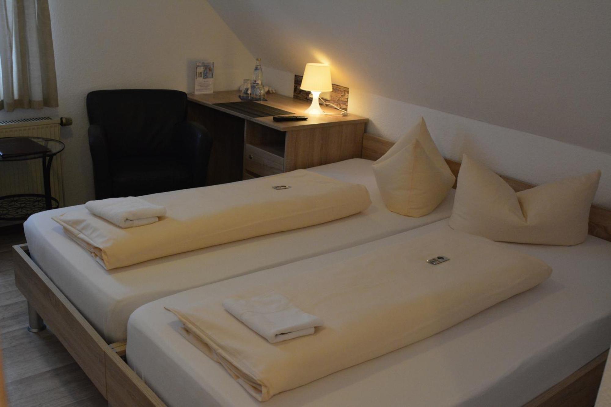 Hotel-Gasthof Zur Rose Вайсенхорн Номер фото