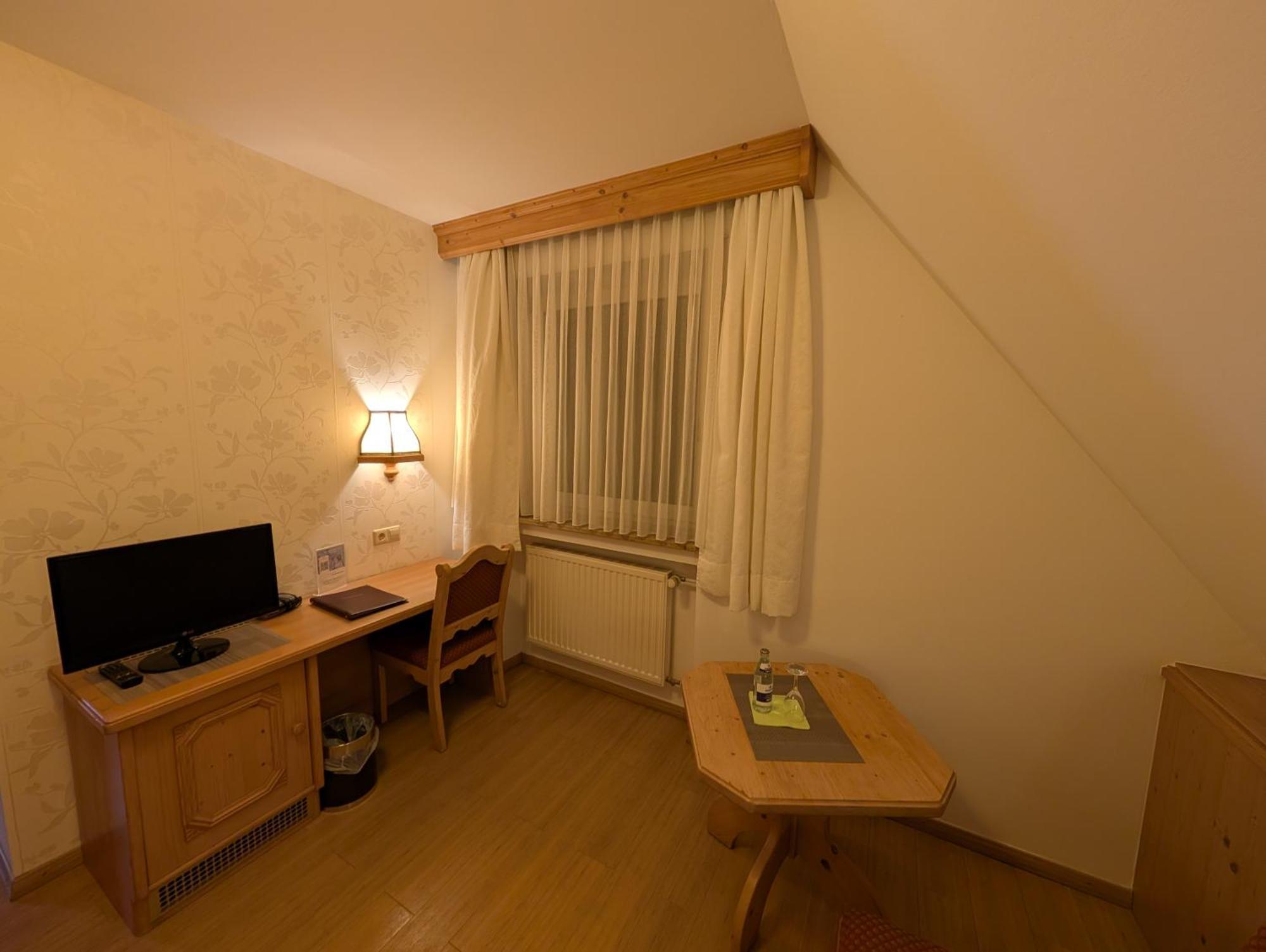 Hotel-Gasthof Zur Rose Вайсенхорн Номер фото