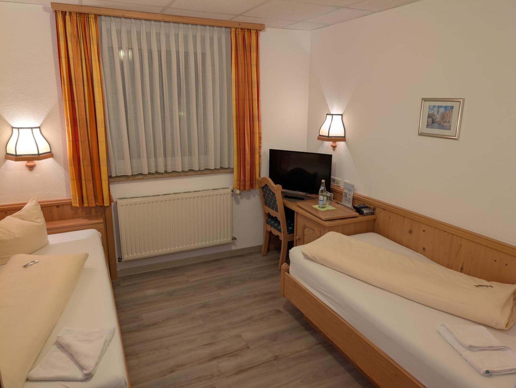 Hotel-Gasthof Zur Rose Вайсенхорн Номер фото
