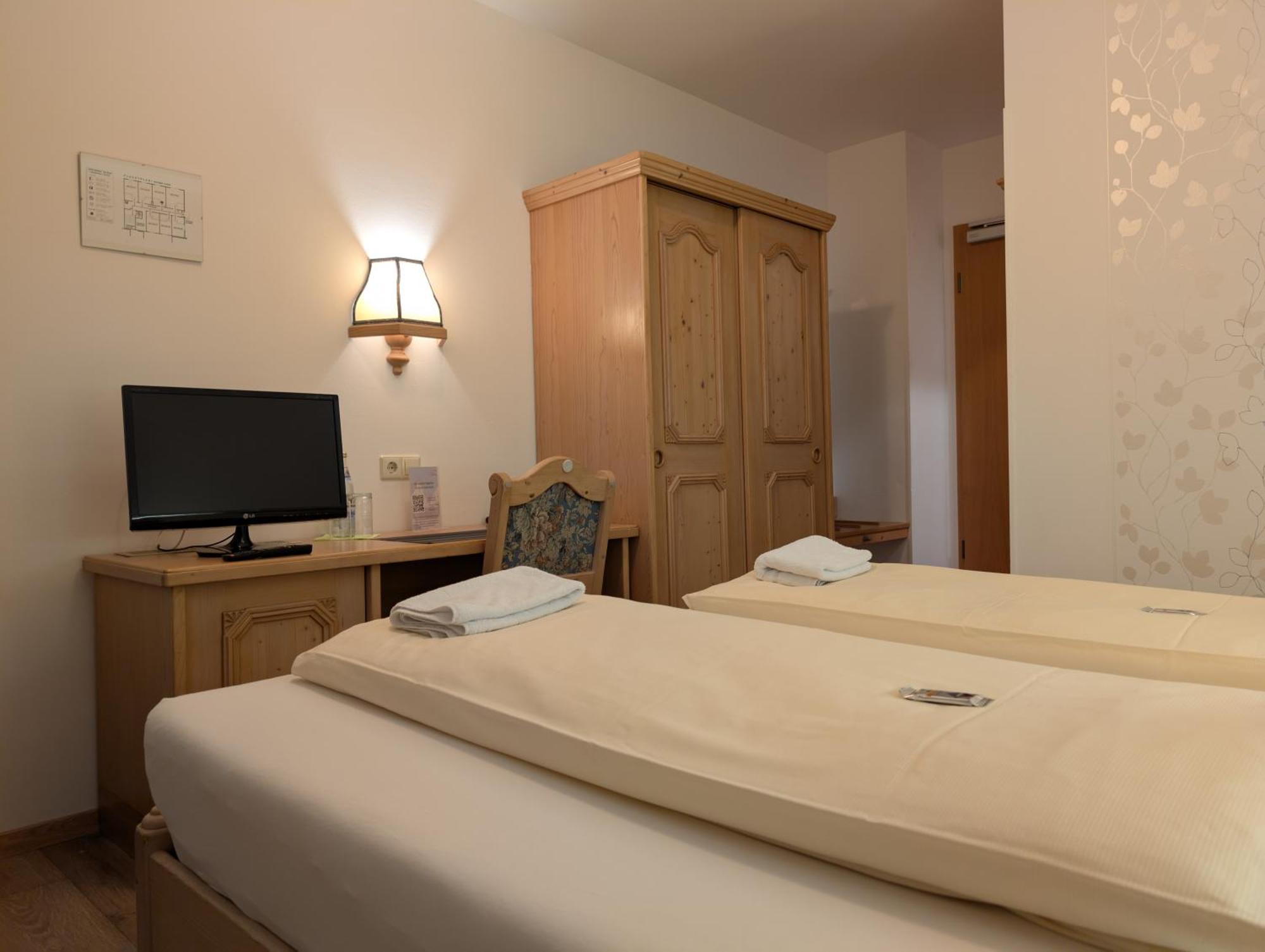 Hotel-Gasthof Zur Rose Вайсенхорн Номер фото