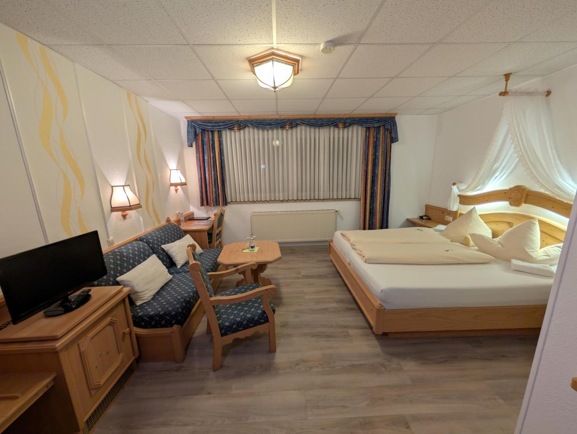 Hotel-Gasthof Zur Rose Вайсенхорн Номер фото