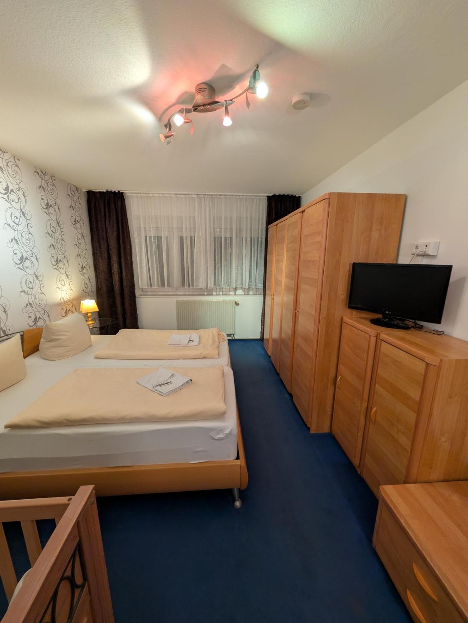 Hotel-Gasthof Zur Rose Вайсенхорн Номер фото